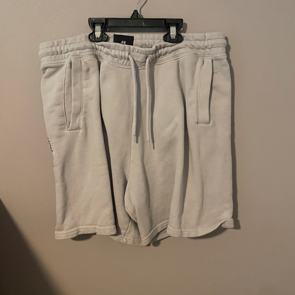 H&M Light Gray Relaxed Fit Shorts